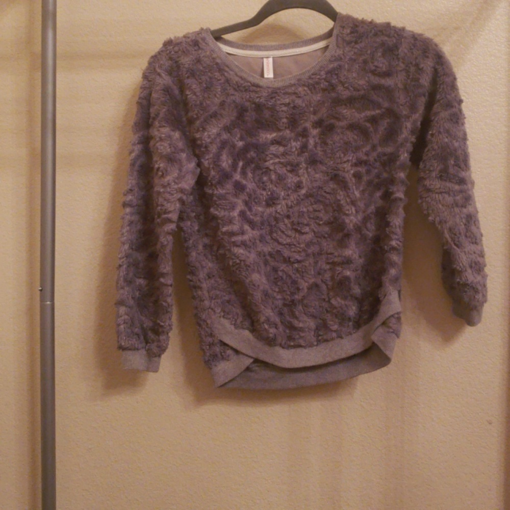 juniors grey sweater